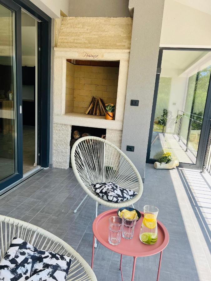 Vila Prisunca Jacuzzi & Swimming Pool Pazin Extérieur photo