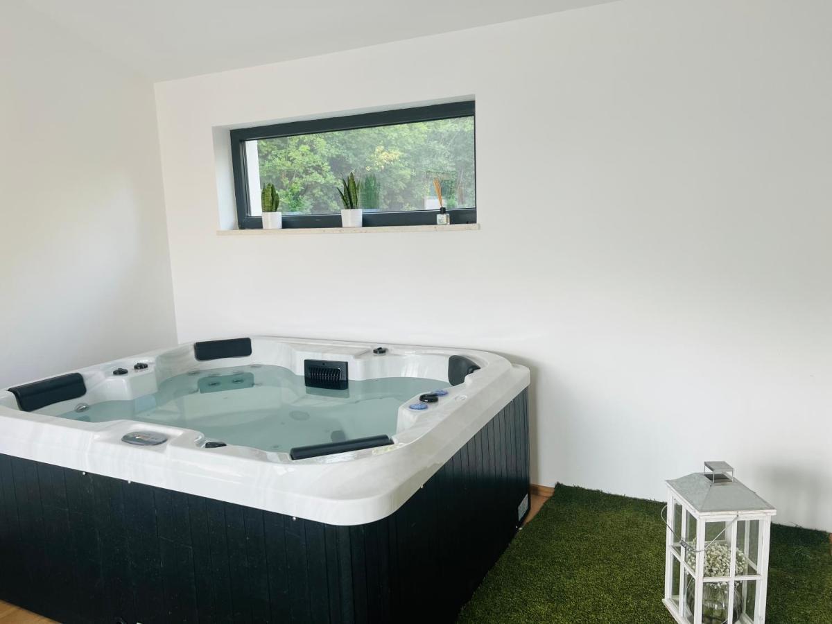 Vila Prisunca Jacuzzi & Swimming Pool Pazin Extérieur photo